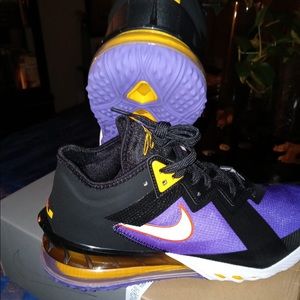 Lebron XVIII Low